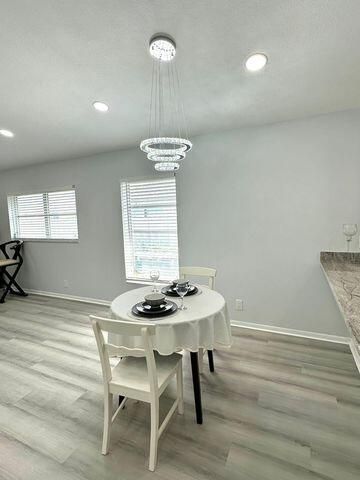 For Sale: $354,900 (2 beds, 2 baths, 1148 Square Feet)