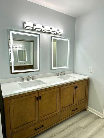 For Sale: $354,900 (2 beds, 2 baths, 1148 Square Feet)