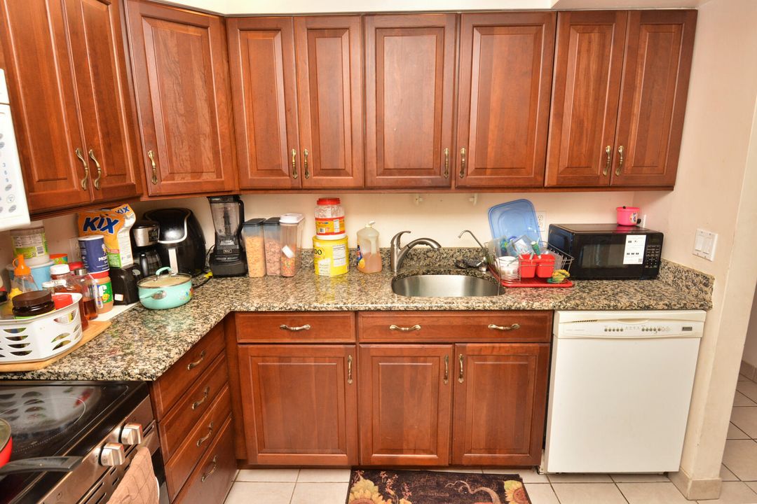 待售: $130,000 (2 贝兹, 2 浴室, 1144 平方英尺)