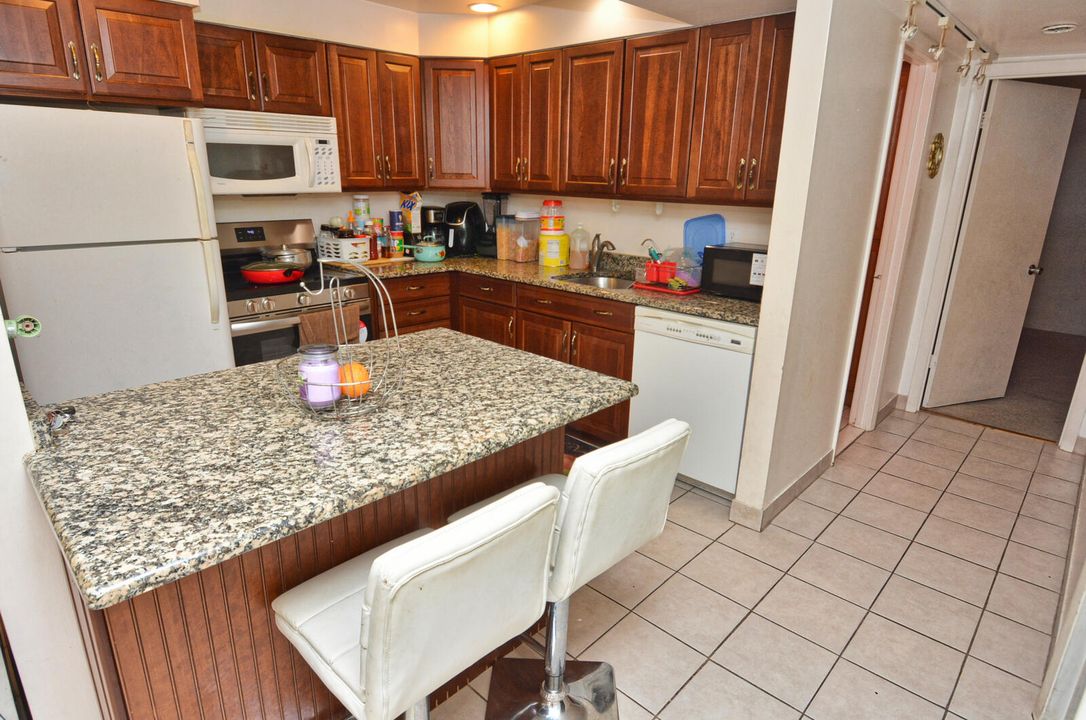 待售: $130,000 (2 贝兹, 2 浴室, 1144 平方英尺)