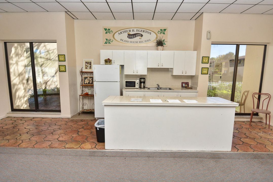 待售: $130,000 (2 贝兹, 2 浴室, 1144 平方英尺)