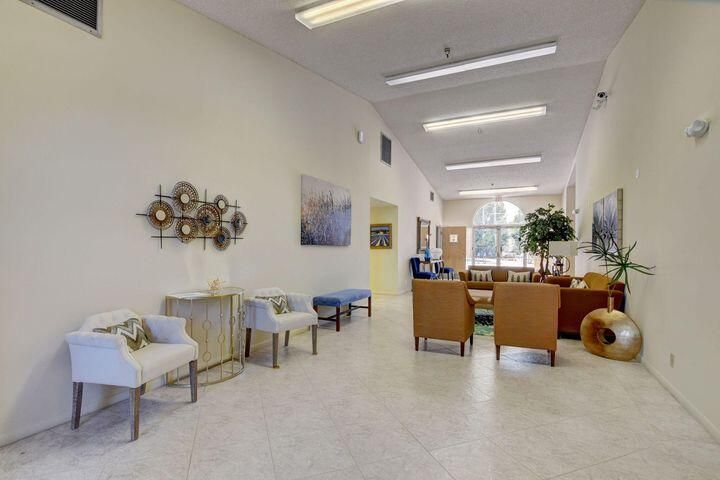 For Sale: $354,900 (2 beds, 2 baths, 1148 Square Feet)