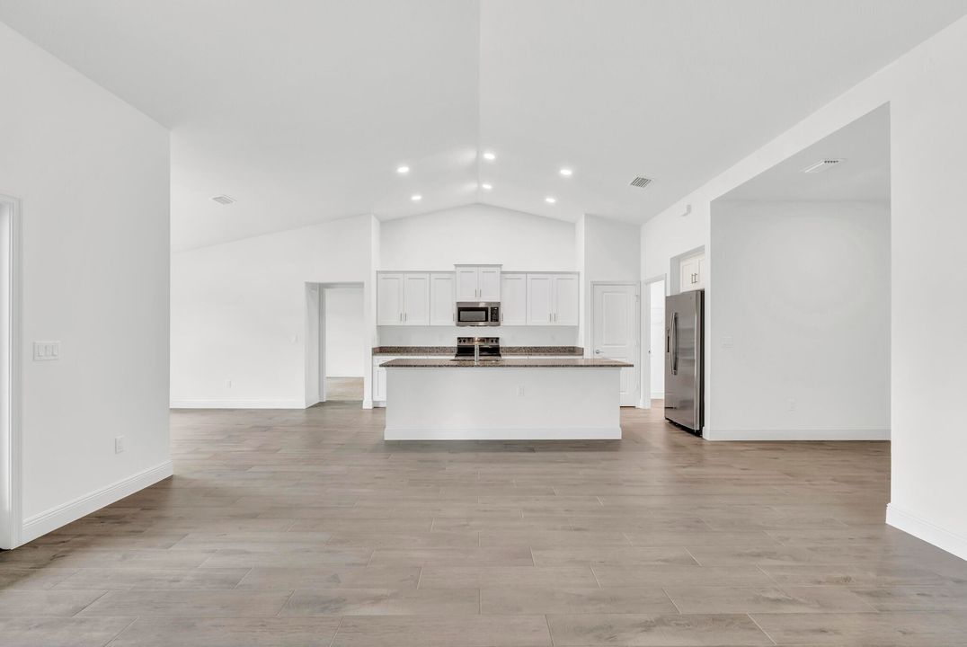 На продажу: $724,900 (4 спален, 2 ванн, 2069 Квадратных фут)