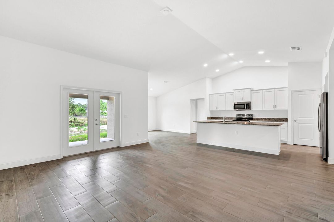 На продажу: $724,900 (4 спален, 2 ванн, 2069 Квадратных фут)