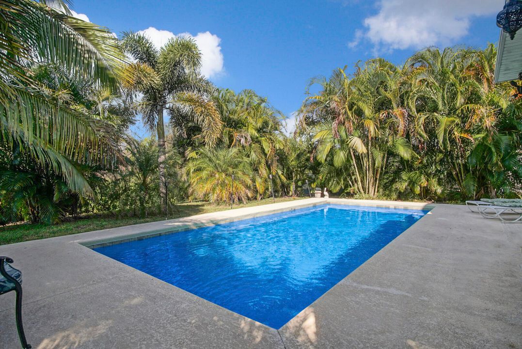 En Venta: $570,000 (4 camas, 2 baños, 3025 Pies cuadrados)