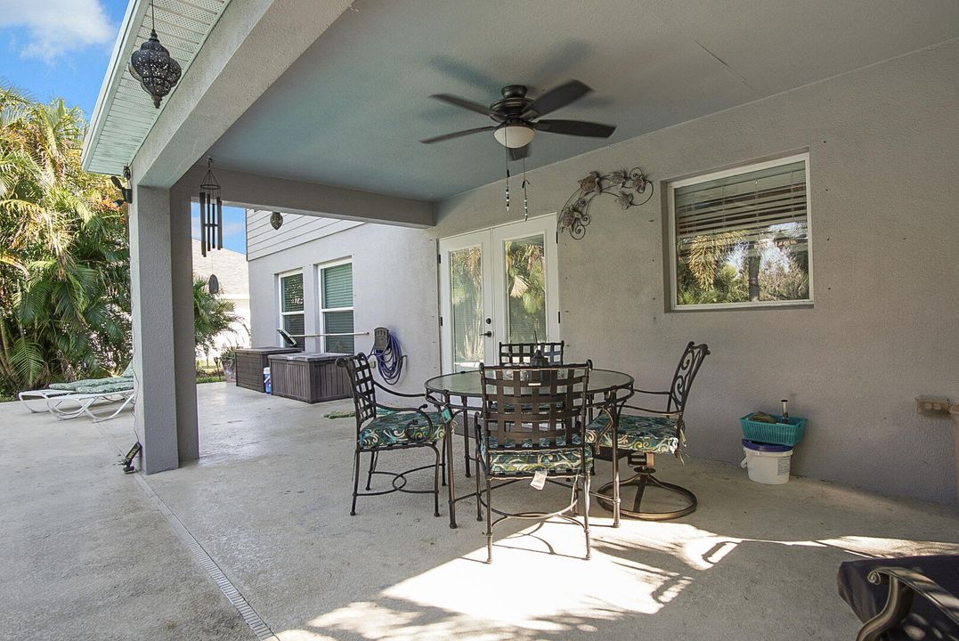 En Venta: $570,000 (4 camas, 2 baños, 3025 Pies cuadrados)