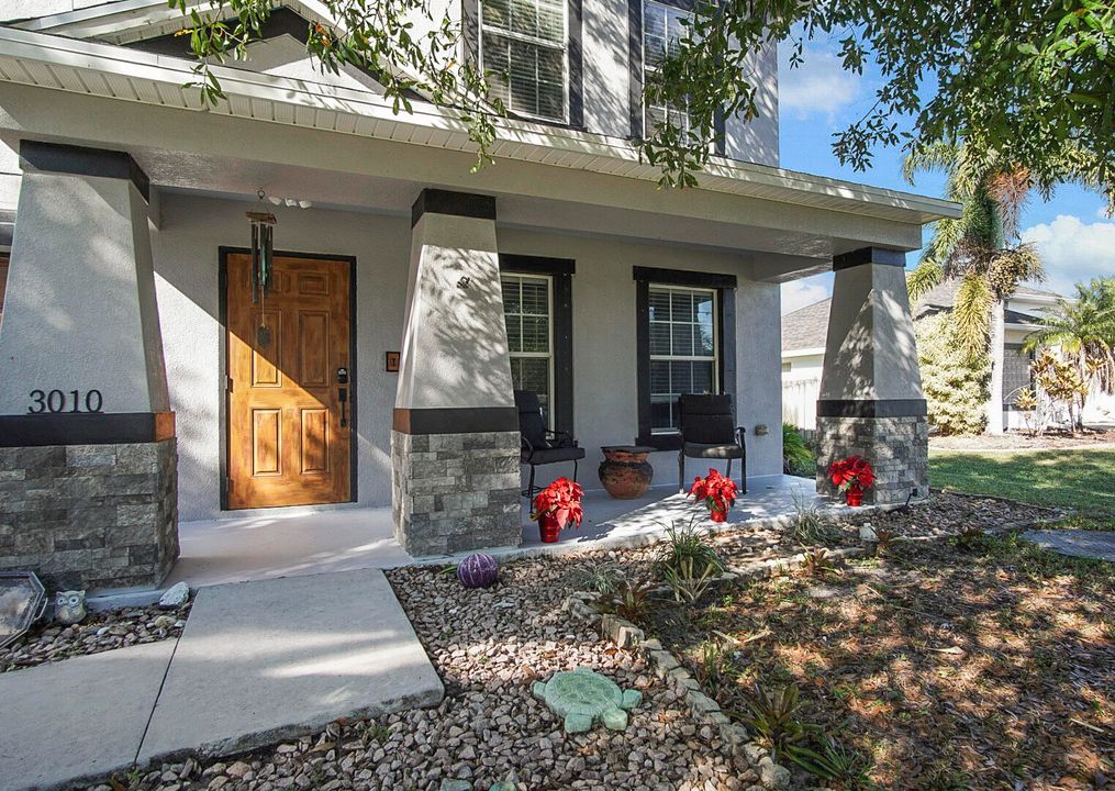 En Venta: $570,000 (4 camas, 2 baños, 3025 Pies cuadrados)