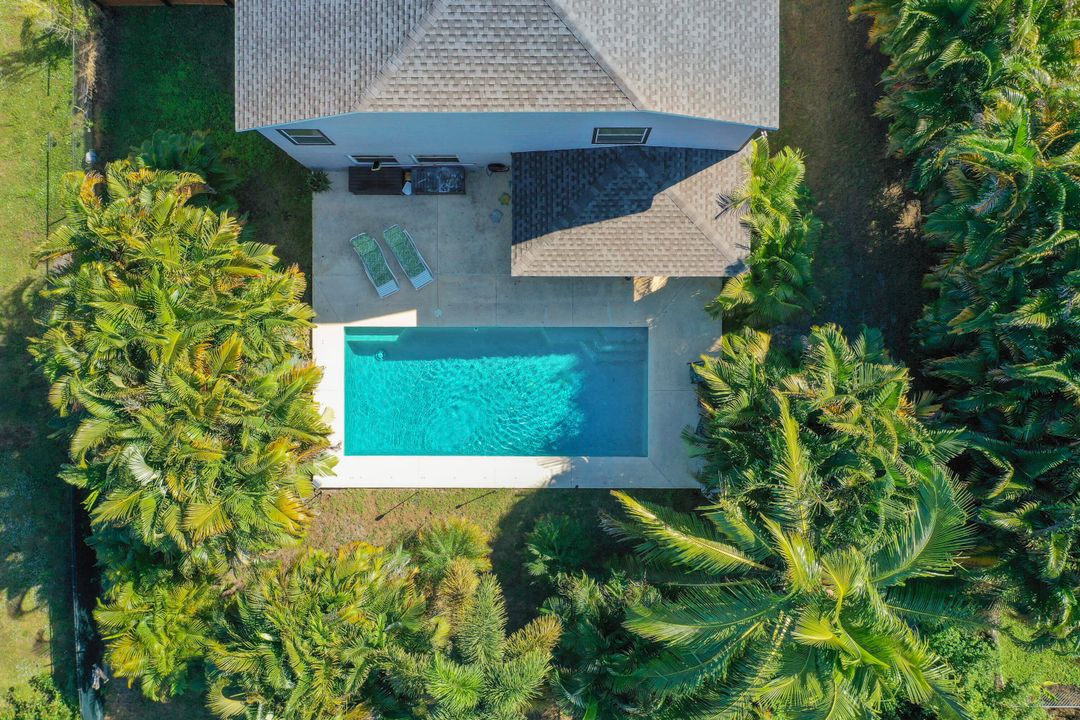 En Venta: $570,000 (4 camas, 2 baños, 3025 Pies cuadrados)