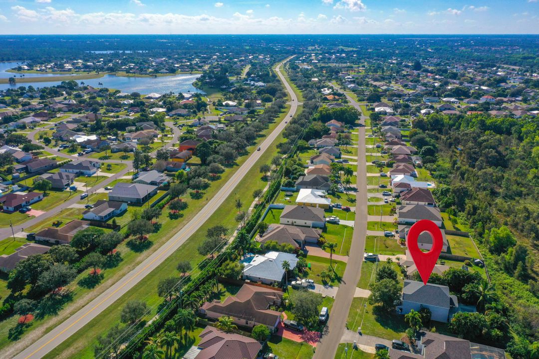 En Venta: $570,000 (4 camas, 2 baños, 3025 Pies cuadrados)