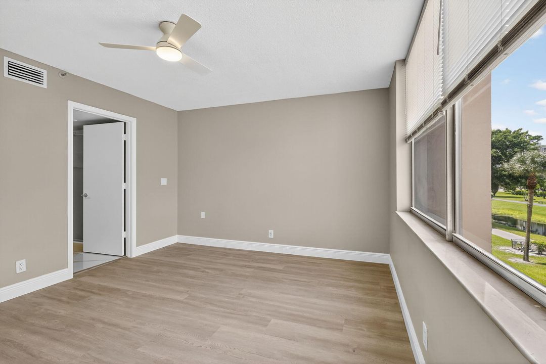 For Rent: $2,190 (2 beds, 2 baths, 1060 Square Feet)