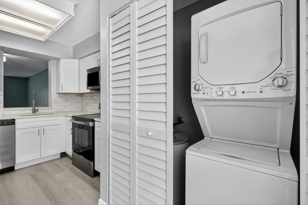 For Rent: $2,190 (2 beds, 2 baths, 1060 Square Feet)