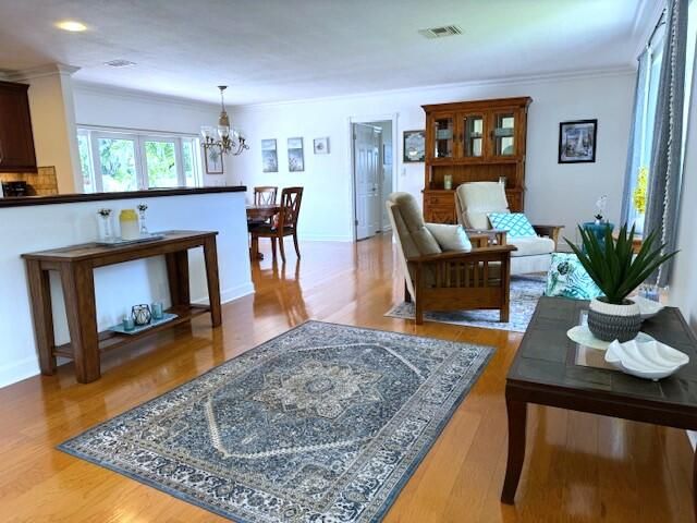 For Rent: $14,000 (3 beds, 2 baths, 2020 Square Feet)