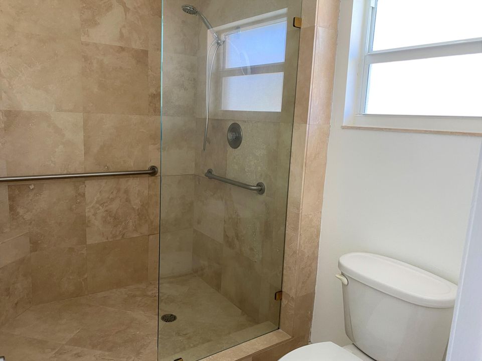 For Rent: $14,000 (3 beds, 2 baths, 2020 Square Feet)