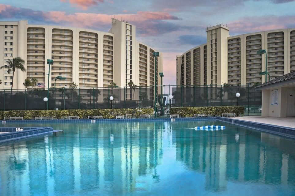 待售: $392,000 (2 贝兹, 2 浴室, 1650 平方英尺)