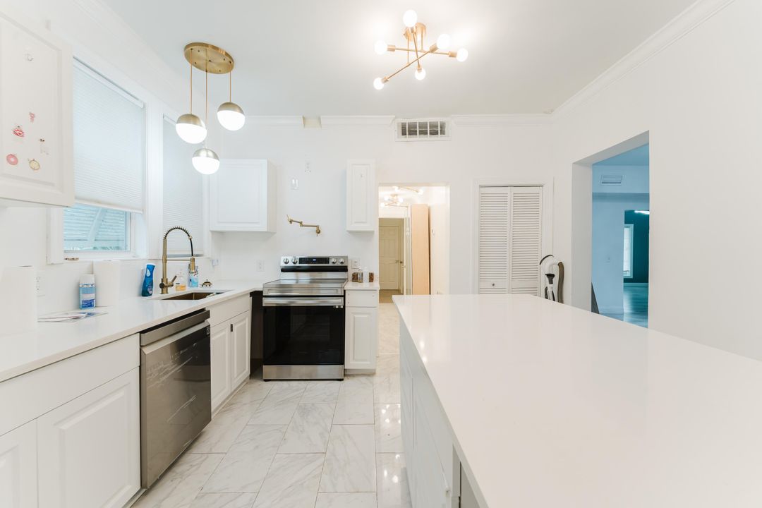 For Rent: $8,750 (3 beds, 2 baths, 2141 Square Feet)