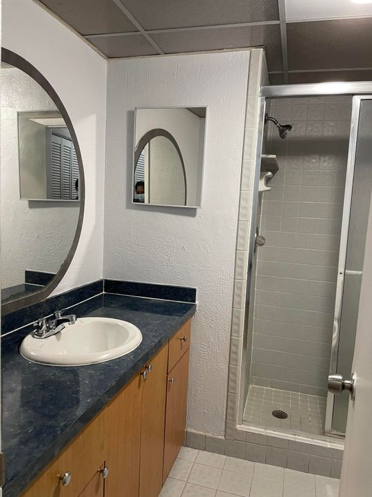 For Sale: $225,000 (2 beds, 2 baths, 995 Square Feet)