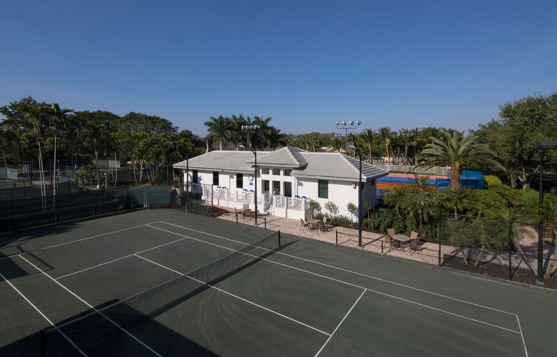 For Sale: $595,000 (3 beds, 2 baths, 1925 Square Feet)