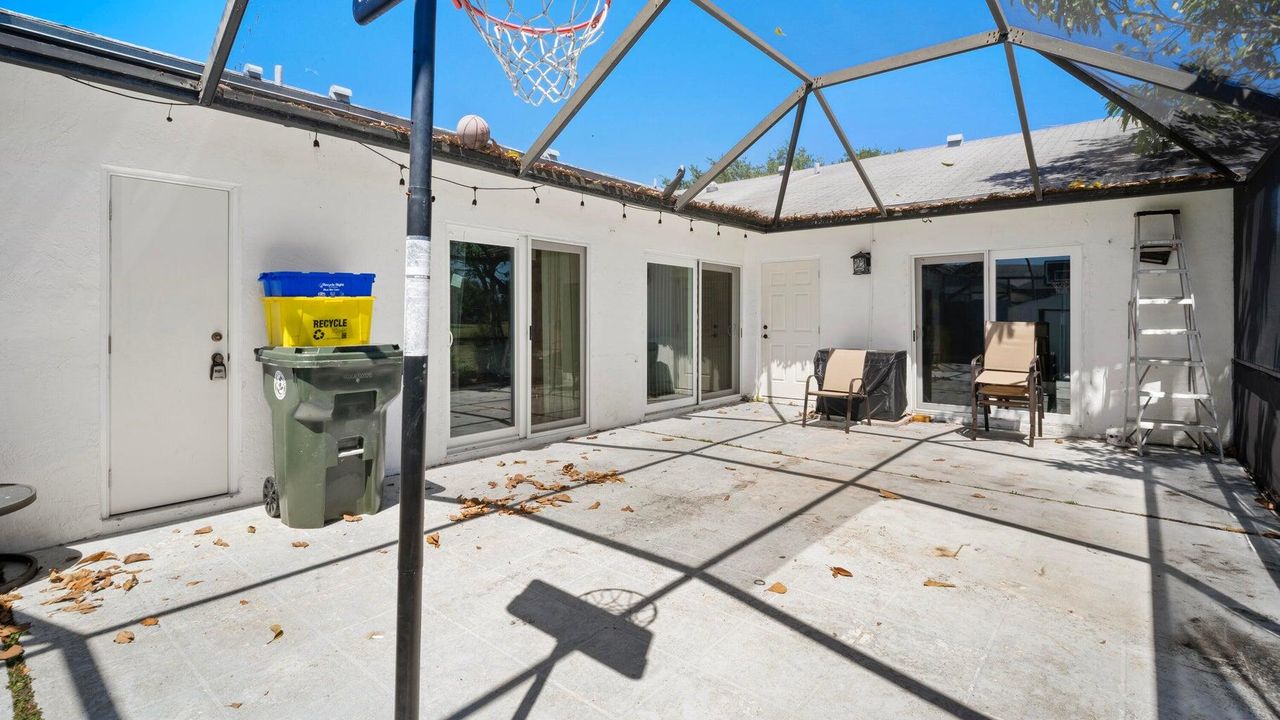 For Sale: $330,000 (3 beds, 2 baths, 1332 Square Feet)