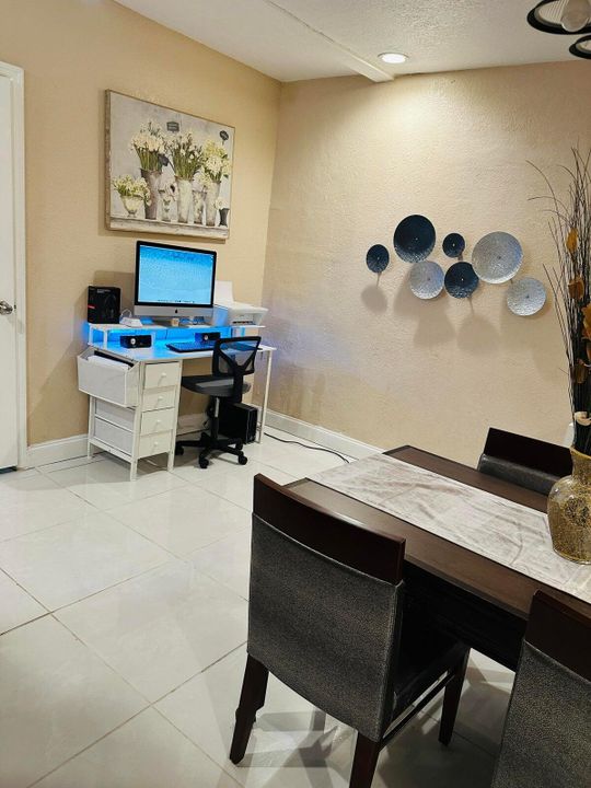 В аренду: $4,200 (3 спален, 2 ванн, 1200 Квадратных фут)