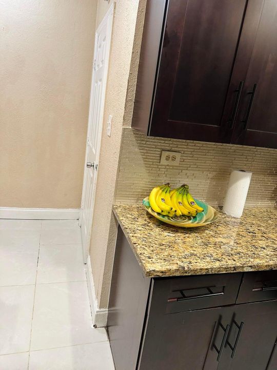 В аренду: $4,200 (3 спален, 2 ванн, 1200 Квадратных фут)