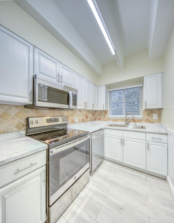 В аренду: $1,400 (1 спален, 1 ванн, 598 Квадратных фут)