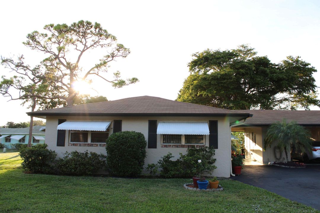 For Sale: $255,000 (2 beds, 2 baths, 980 Square Feet)