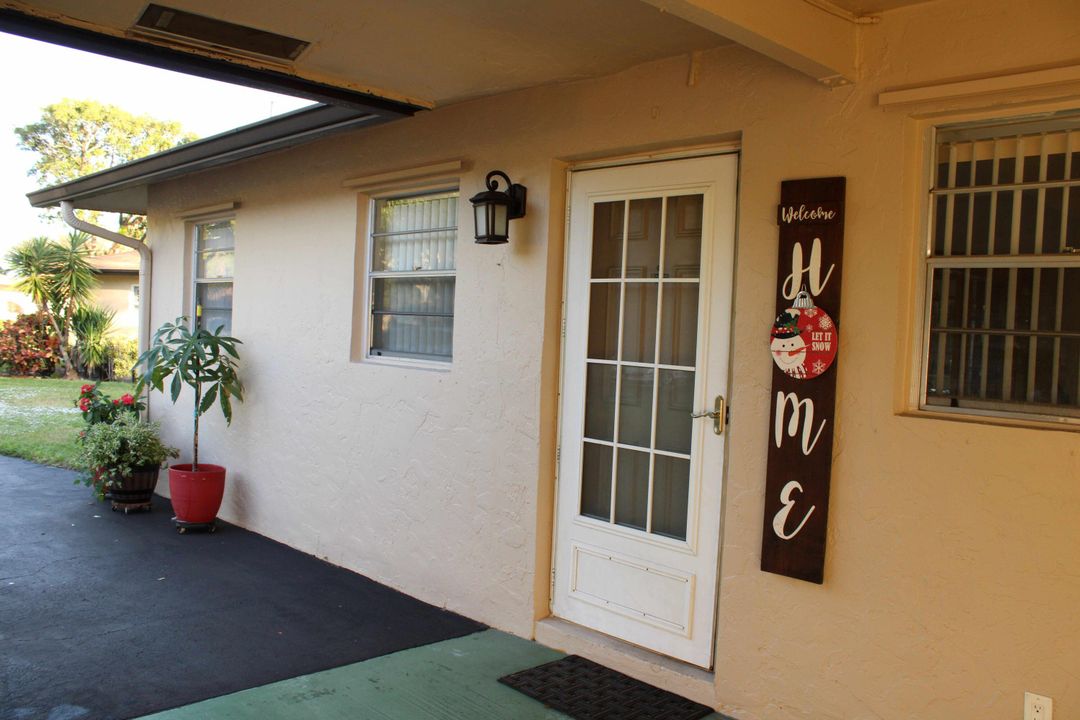 For Sale: $255,000 (2 beds, 2 baths, 980 Square Feet)