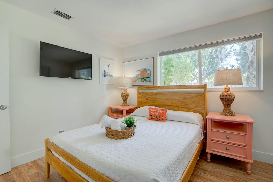 出租: $17,500 (3 贝兹, 2 浴室, 1880 平方英尺)