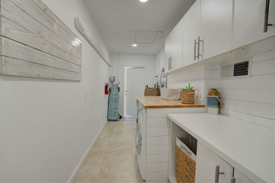 出租: $17,500 (3 贝兹, 2 浴室, 1880 平方英尺)