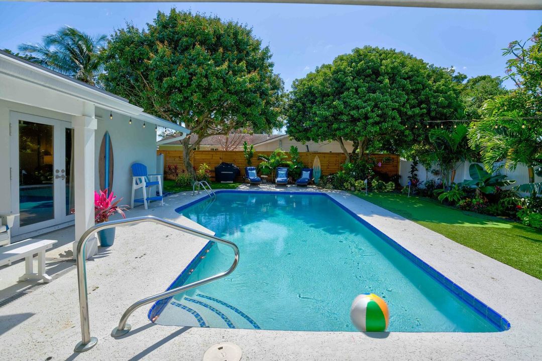 出租: $17,500 (3 贝兹, 2 浴室, 1880 平方英尺)