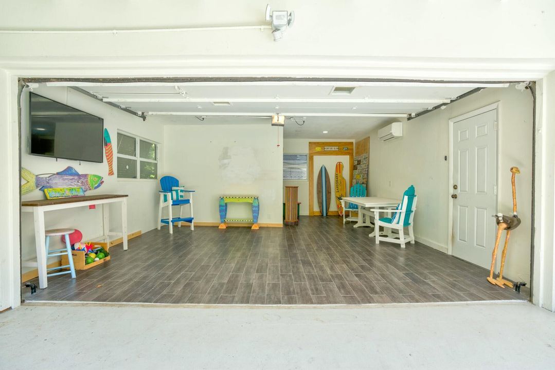 出租: $17,500 (3 贝兹, 2 浴室, 1880 平方英尺)