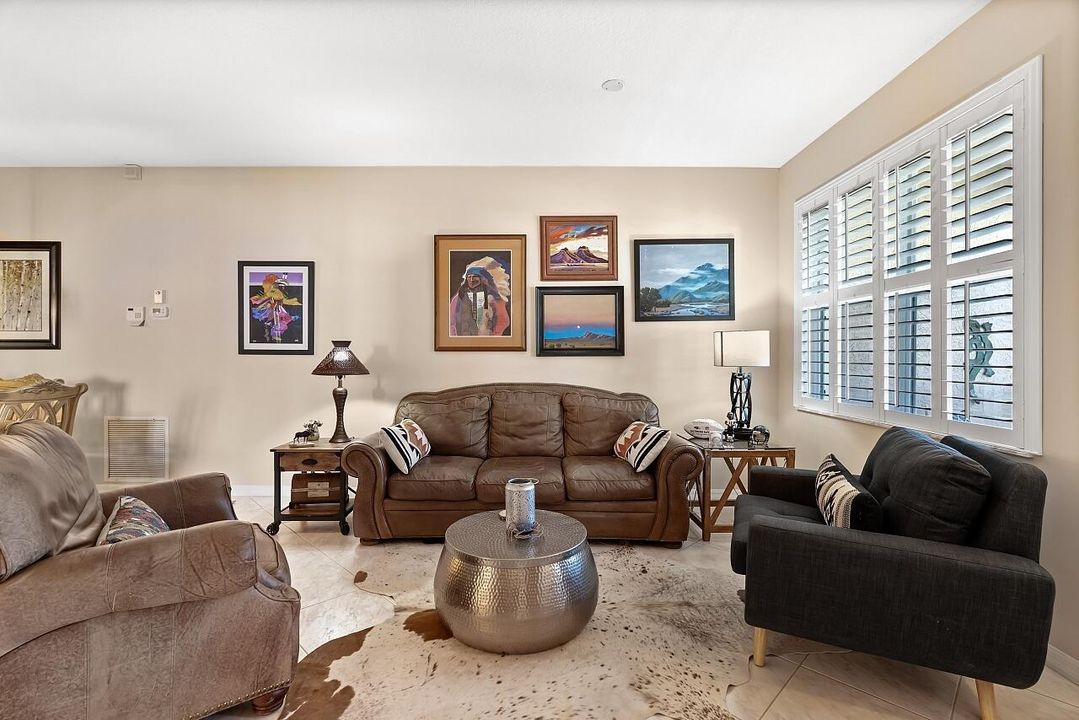 En Venta: $249,900 (2 camas, 2 baños, 1573 Pies cuadrados)