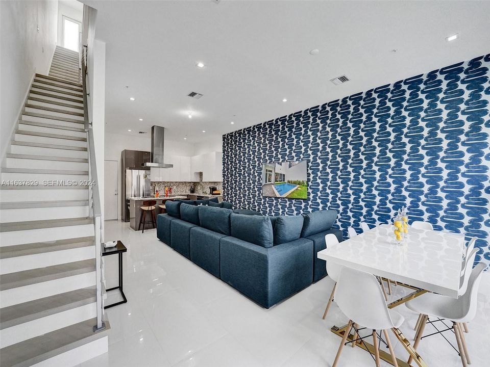 В аренду: $7,500 (4 спален, 3 ванн, 2405 Квадратных фут)