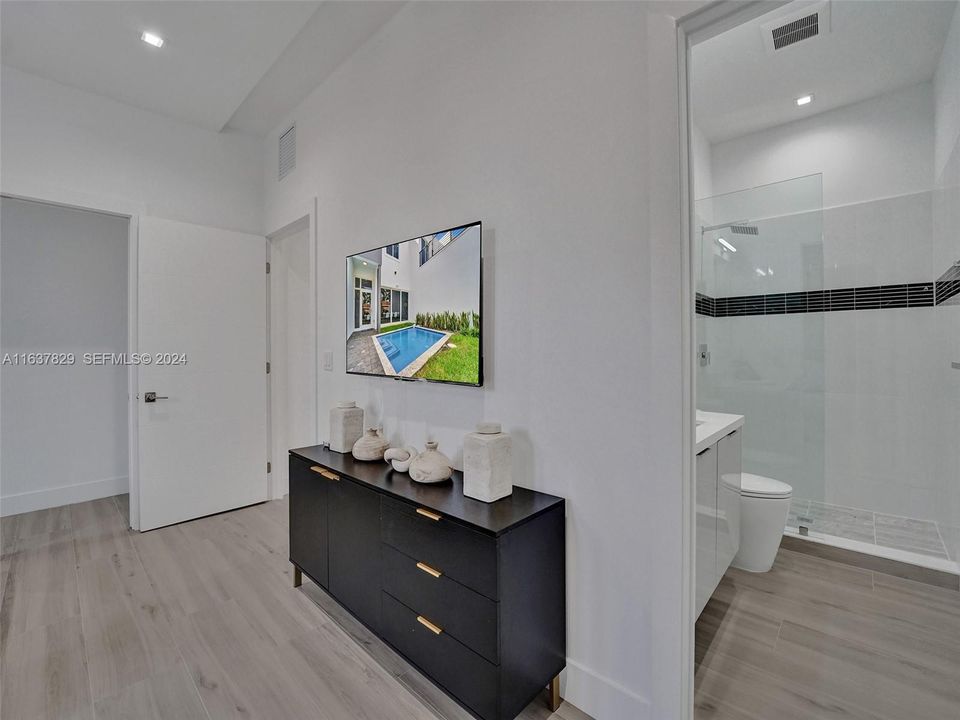 В аренду: $7,500 (4 спален, 3 ванн, 2405 Квадратных фут)