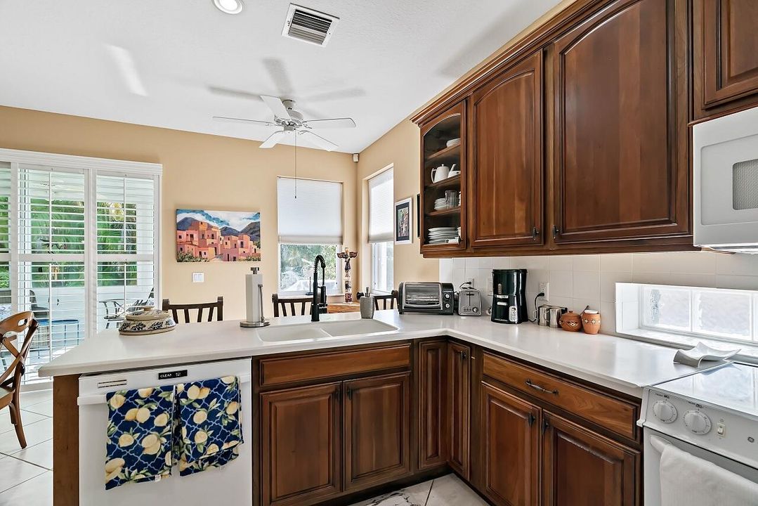 En Venta: $249,900 (2 camas, 2 baños, 1573 Pies cuadrados)