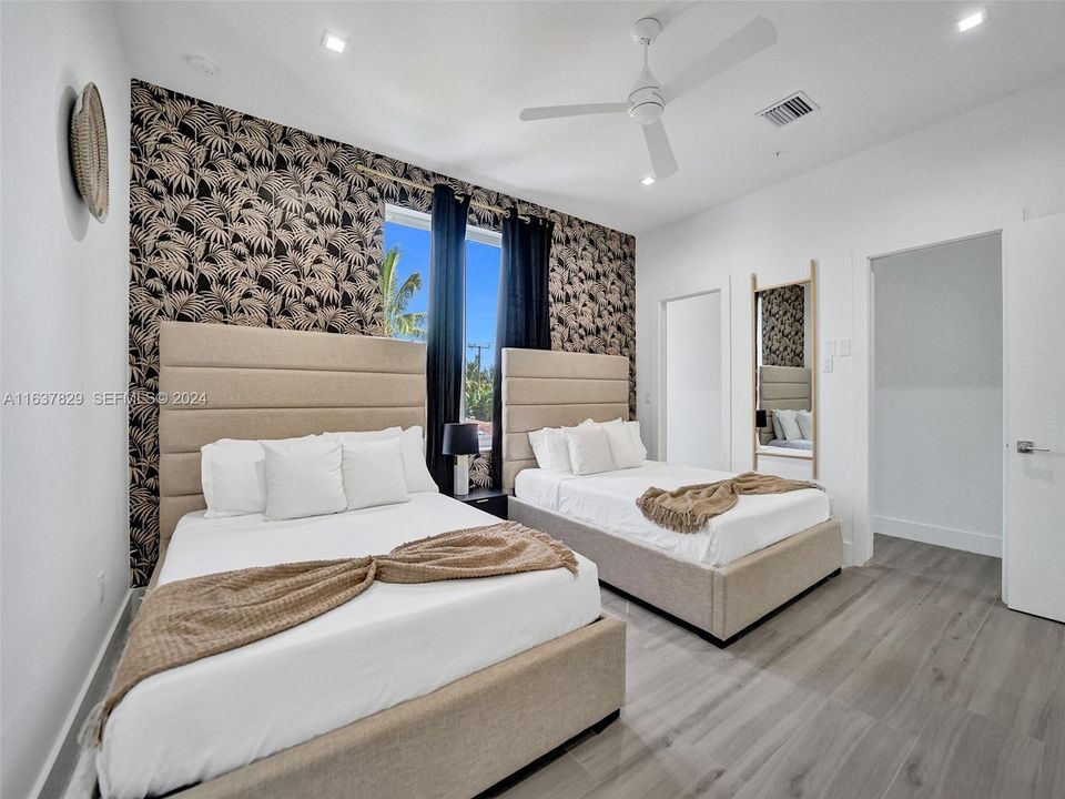 В аренду: $7,500 (4 спален, 3 ванн, 2405 Квадратных фут)