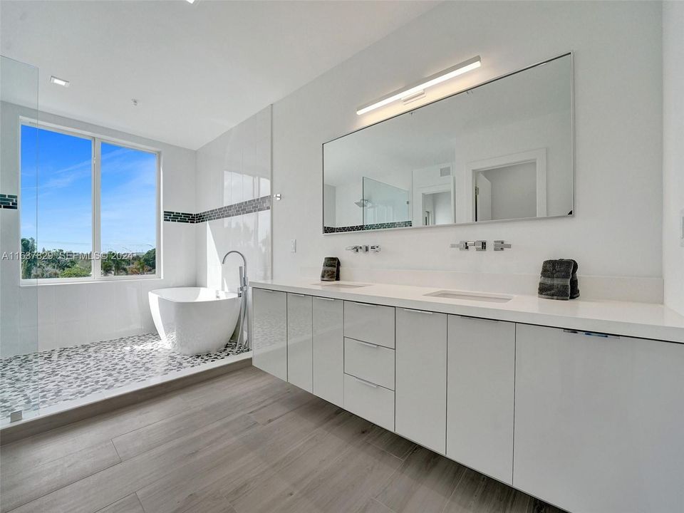 В аренду: $7,500 (4 спален, 3 ванн, 2405 Квадратных фут)