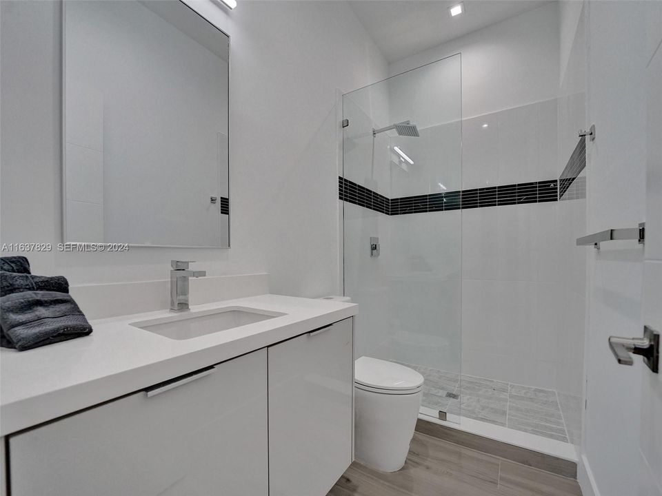 В аренду: $7,500 (4 спален, 3 ванн, 2405 Квадратных фут)