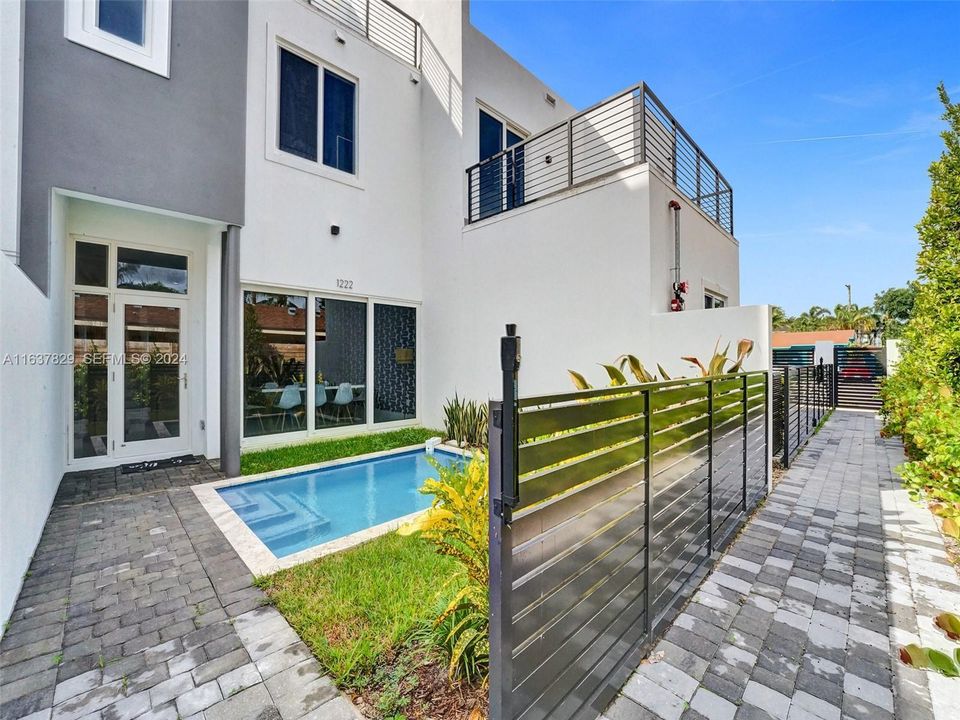 В аренду: $7,500 (4 спален, 3 ванн, 2405 Квадратных фут)