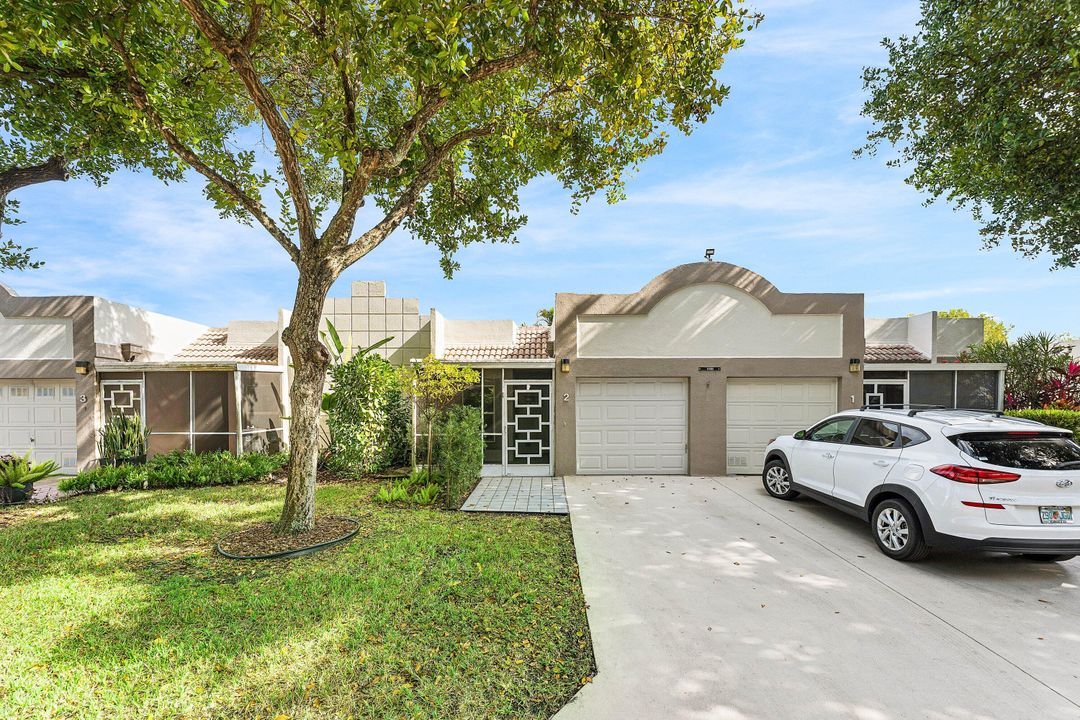 En Venta: $325,000 (2 camas, 2 baños, 1227 Pies cuadrados)