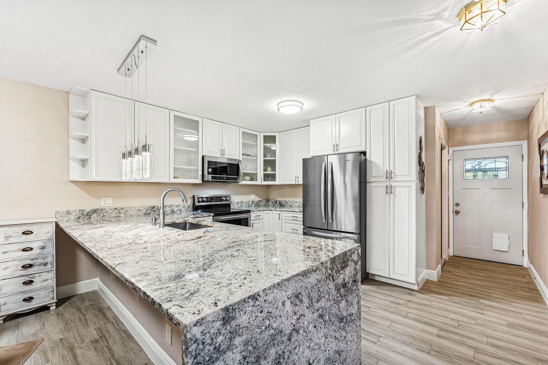 En Venta: $325,000 (2 camas, 2 baños, 1227 Pies cuadrados)