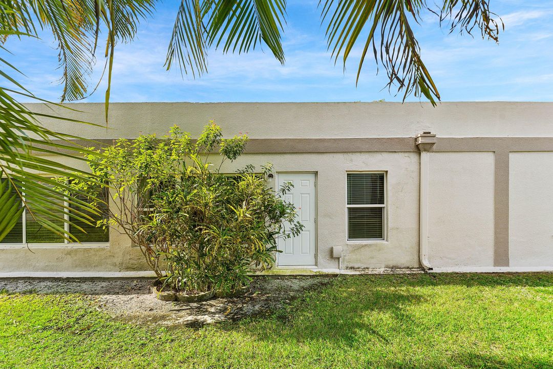 En Venta: $325,000 (2 camas, 2 baños, 1227 Pies cuadrados)