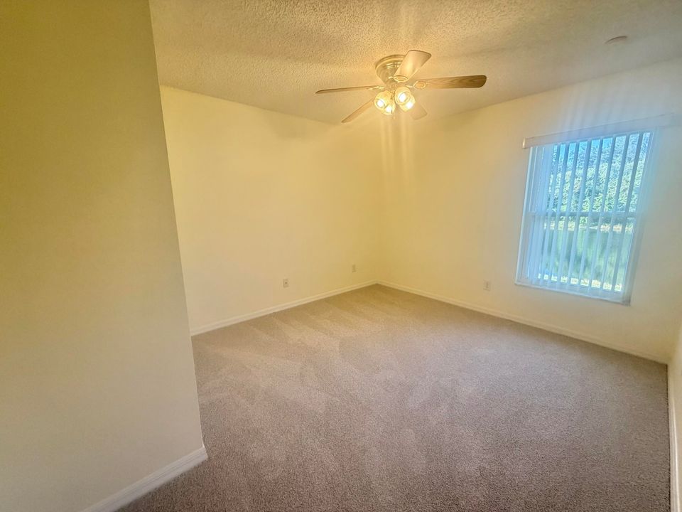 En Venta: $304,500 (4 camas, 2 baños, 1902 Pies cuadrados)