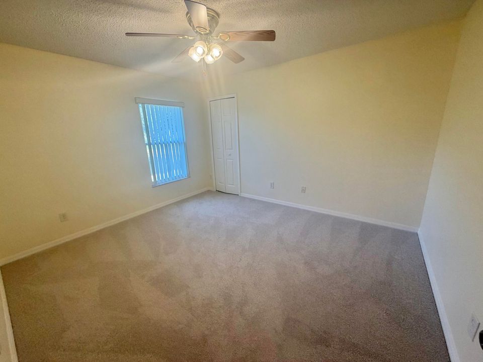 En Venta: $304,500 (4 camas, 2 baños, 1902 Pies cuadrados)