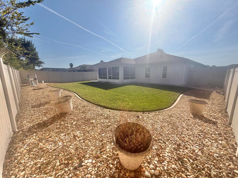 En Venta: $304,500 (4 camas, 2 baños, 1902 Pies cuadrados)