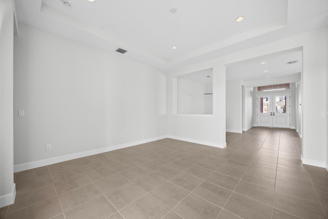 Active With Contract: $3,500 (3 beds, 3 baths, 2041 Square Feet)