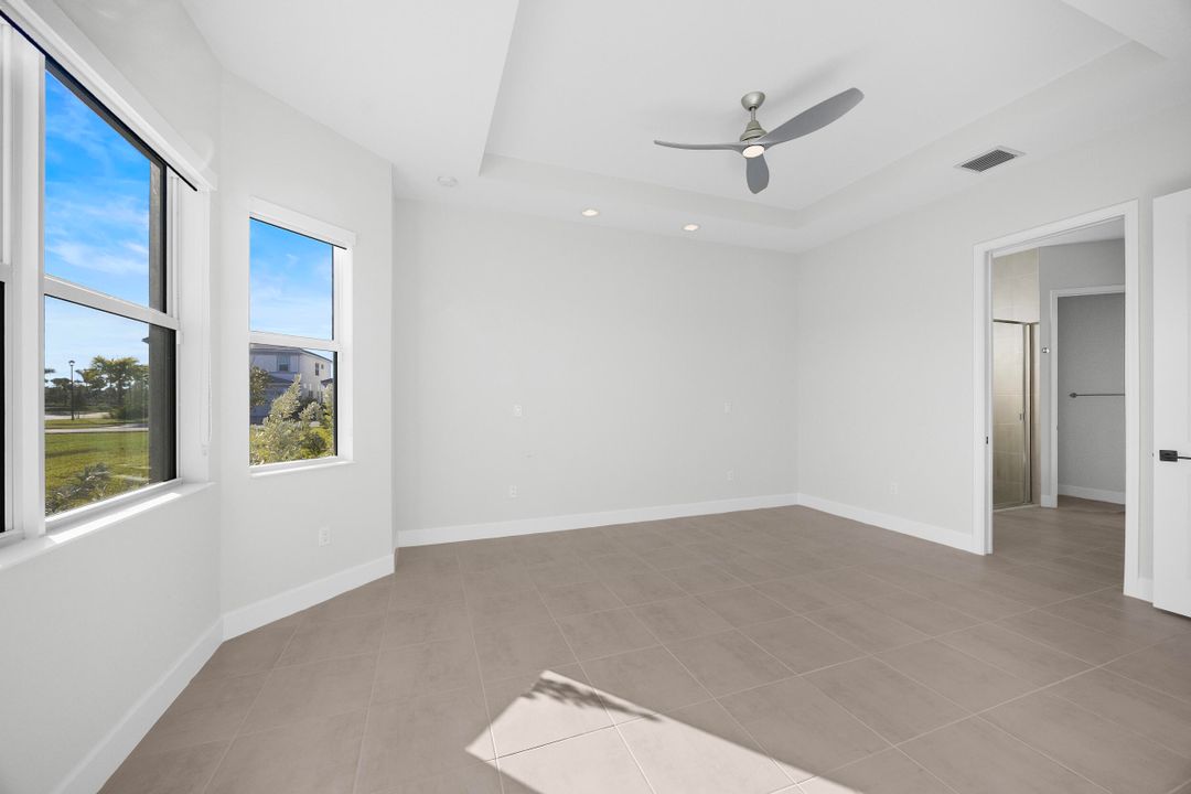 Active With Contract: $3,500 (3 beds, 3 baths, 2041 Square Feet)