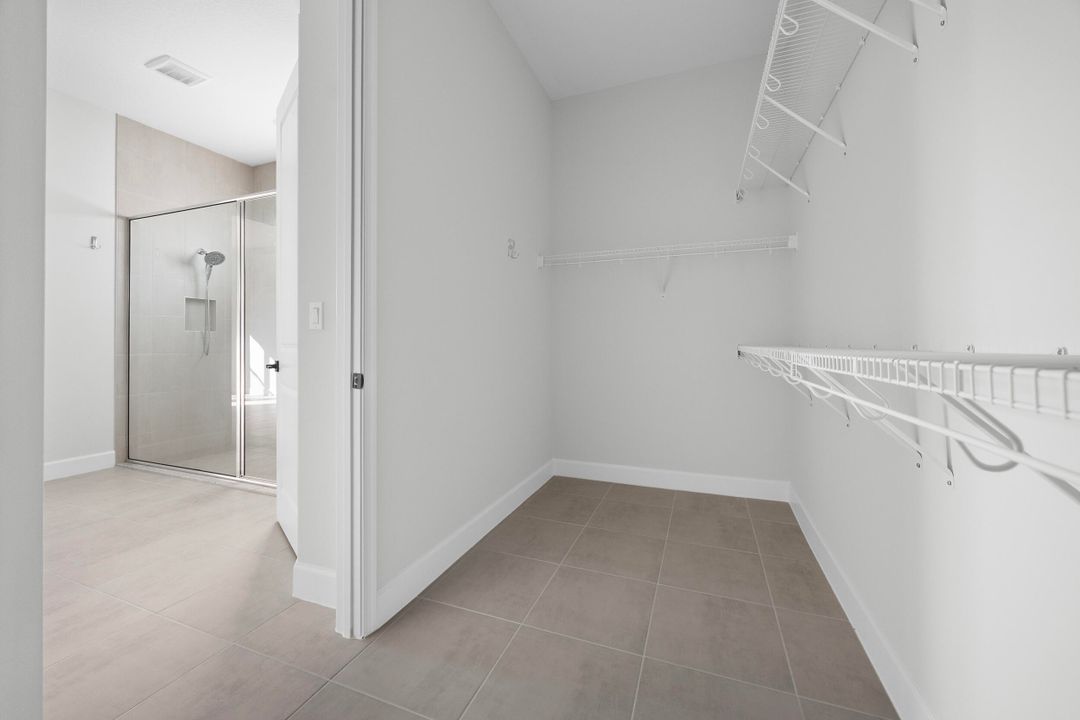 Active With Contract: $3,500 (3 beds, 3 baths, 2041 Square Feet)