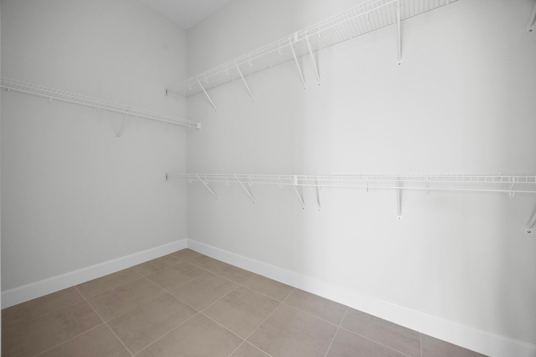 Active With Contract: $3,500 (3 beds, 3 baths, 2041 Square Feet)