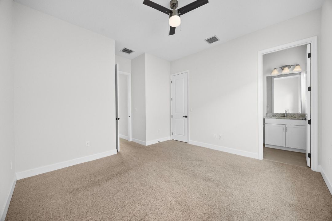 Active With Contract: $3,500 (3 beds, 3 baths, 2041 Square Feet)